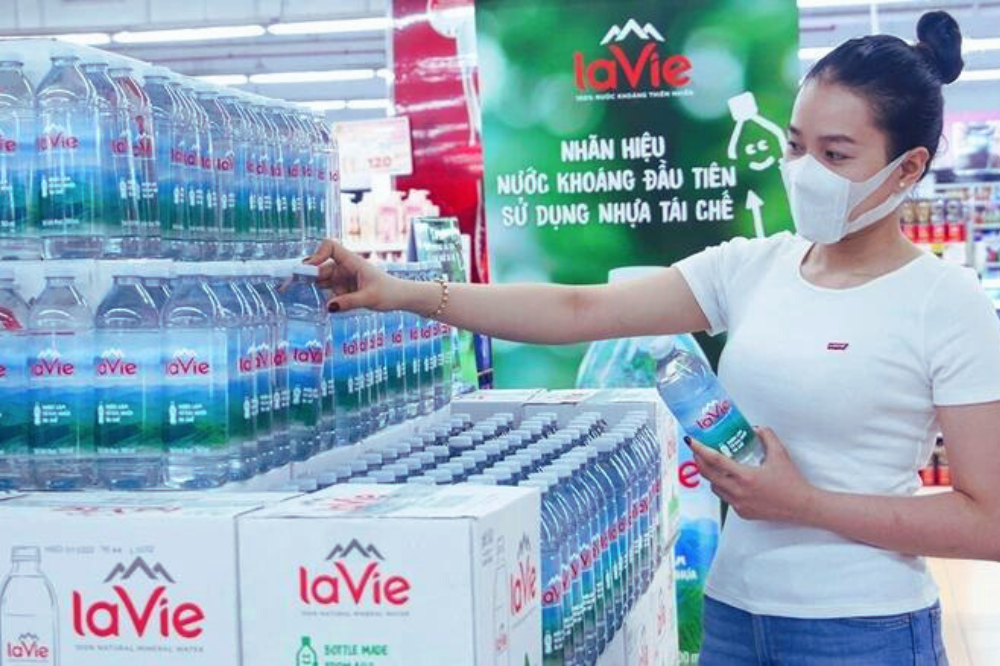 Thùng nước đóng chai Lavie 1,5L 2 Thiet ke chua co ten