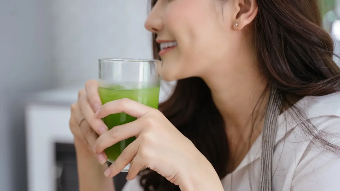 Lợi ích của việc uống nước ép cần tây mỗi ngày 4 Nuoc ep can tay 3
