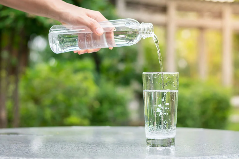 Cách uống lượng nước sao phù hợp với cơ thể từng người 3 cach-uong-luong-nuoc-phu-hop-voi-co-the-tung-nguoi