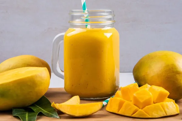 14 Cách làm sinh tố xoài cực dễ làm tại nhà 2 sinh to