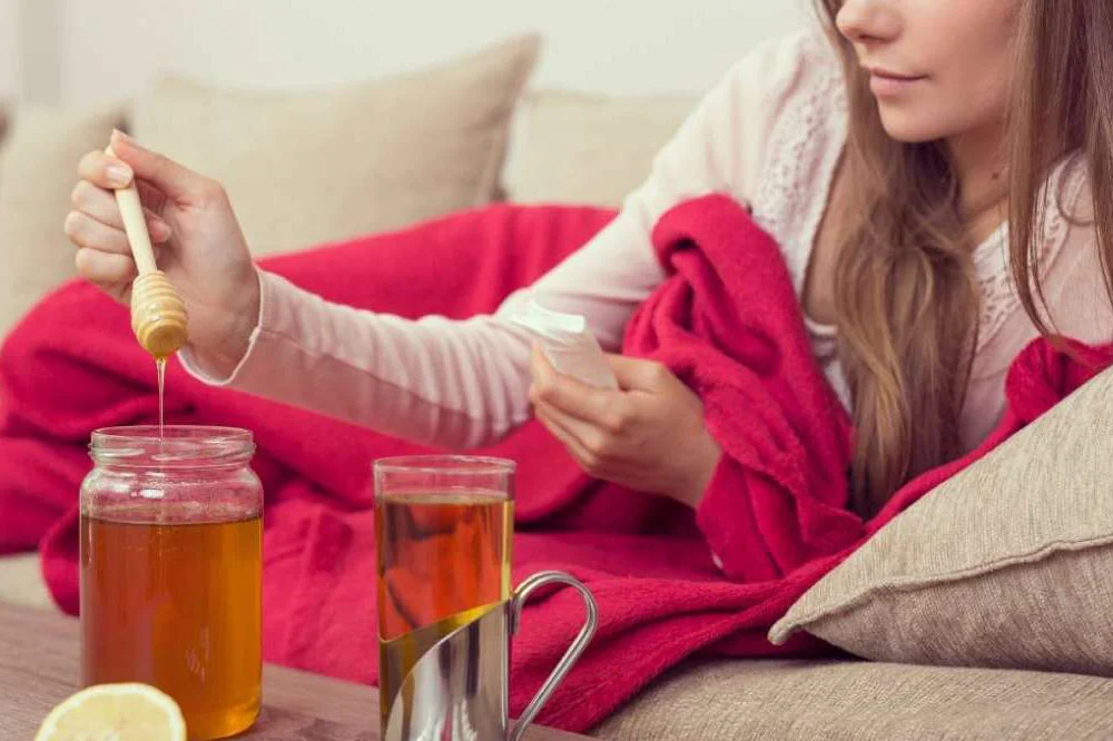 Uống mật ong pha nước ấm mỗi ngày mang lại muôn vàn lợi ích cho sức khỏe không thể bỏ qua 4 uong-mat-ong-pha-nuoc-am-moi-ngay-mang-lai-nhieu-loi-ich-cho-suc-khoe