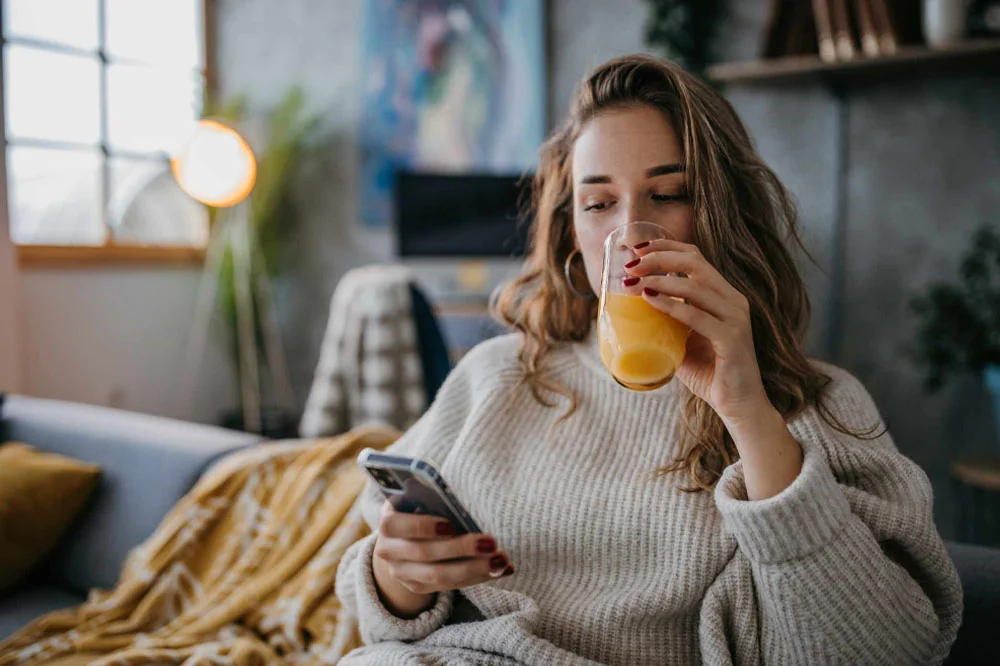 Uống nước cam vào thời điểm nào tốt nhất? Điểm mặt những thời điểm uống nước cam gây hại cho sức khỏe 3 uong-nuoc-cam-thoi-diem-nao-la-tot-nhat